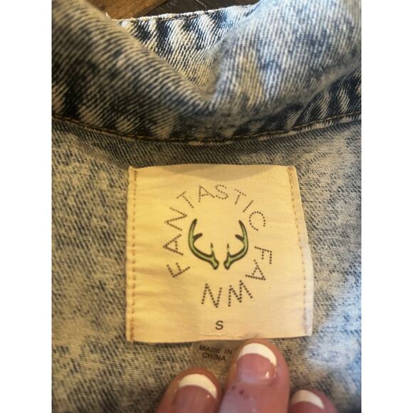 Fantasic Fawn Distressed Acid Wash Jean Jacket Women S Thrashed Fringe Trucker - Picture 3 of 10